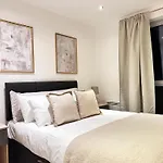 Marsh House - 2 Bedroom Apartment In The Heart Of The City