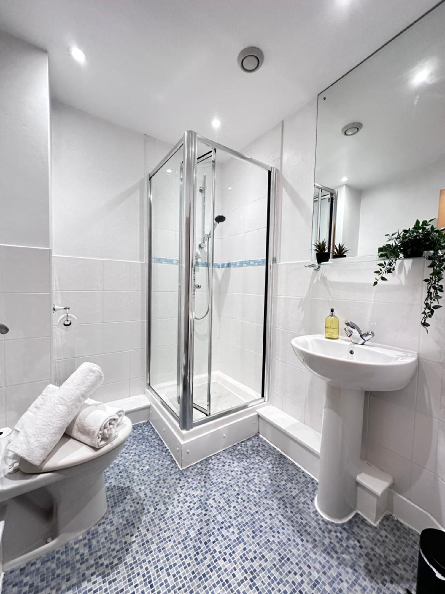 Marsh House - 2 Bedroom In The Heart Of The Appartamento Bristol